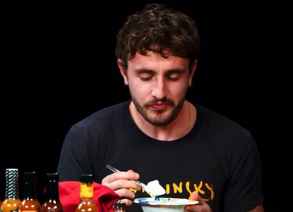 Τι τρώνε τα performative males στα εστιατόρια