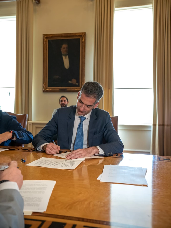 Ιστορική μέρα για την Αθήνα και τον Παναθηναϊκό μετά την υπογραφή των συμβάσεων για τη Διπλή Ανάπλαση