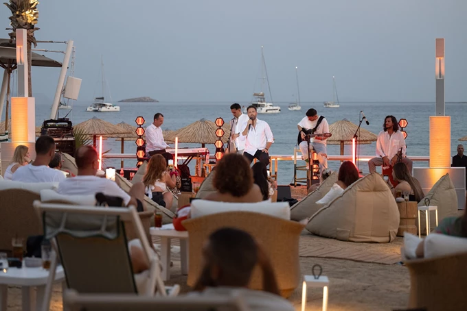 Coca-Cola x Κωνσταντίνος Αργυρός