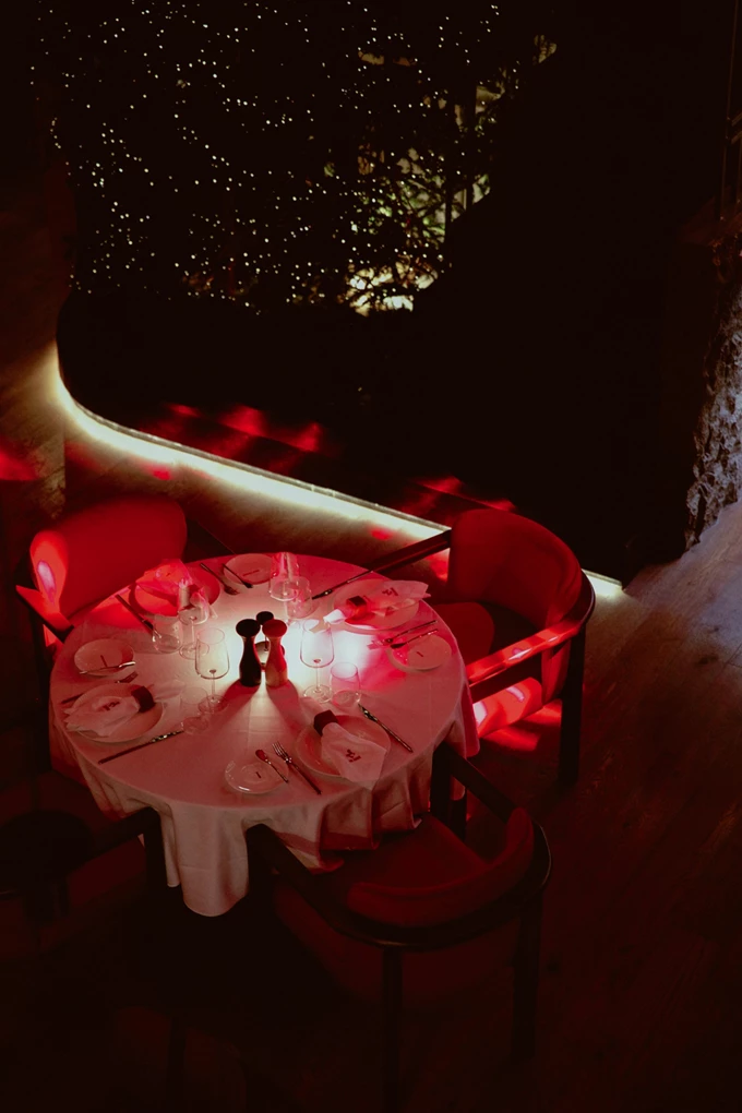 Το κλαμπ-εστιατόριο Abi Rouge στη Λεωφόρο Συγγρού 2