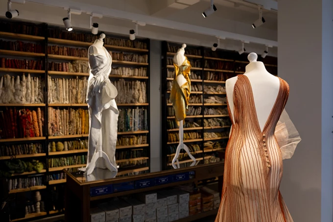 Νημάτων ένδυμα Denise Eleftheriou