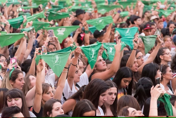 γυναίκες συγγραφείς Λατινική Αμερική, βία, φεμινισμός