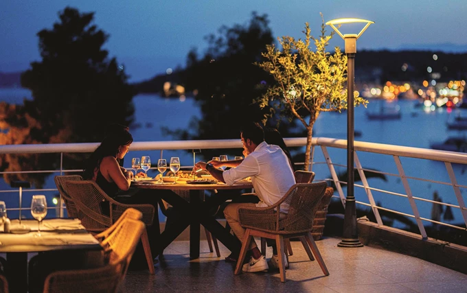 Riviera Πόρτο Χέλι εστιατόριο διακοπές