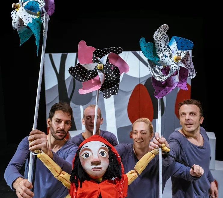 Η Κοκκινοσκουφίτσα στο δάσος των παραμυθιών