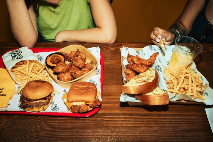 Το Both Burgers and Buns στη Νέα Πεντέλη 7