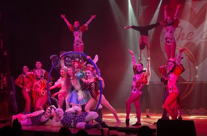 Alice Amazing Circus Show