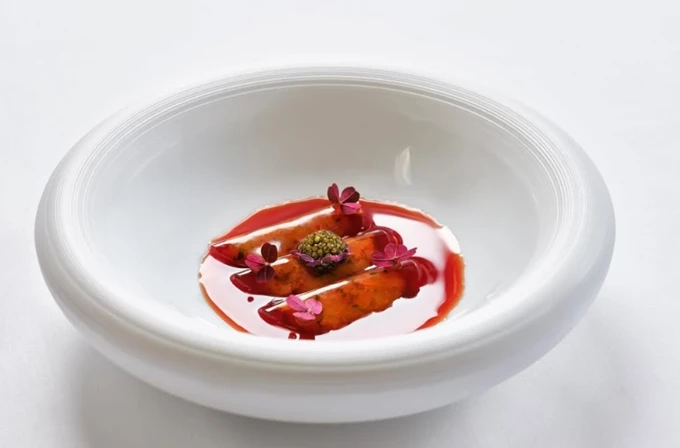 Το Πιάτο της Εβδομάδας: Γαρίδα μαρινέ με πέπλο από σμέουρα στο 'Tudor Hall'