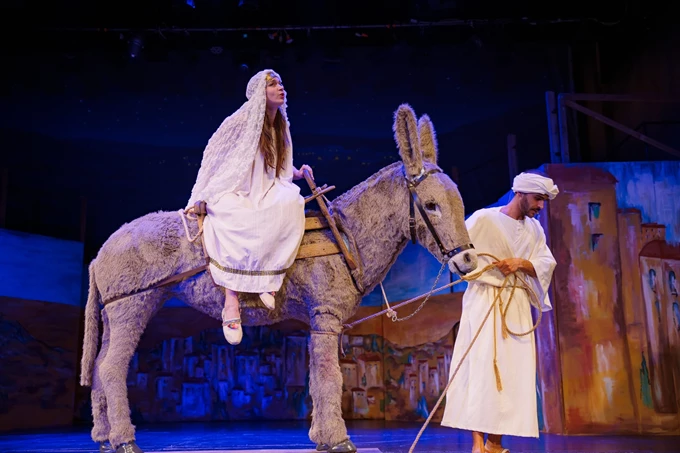 Χριστός γεννάται