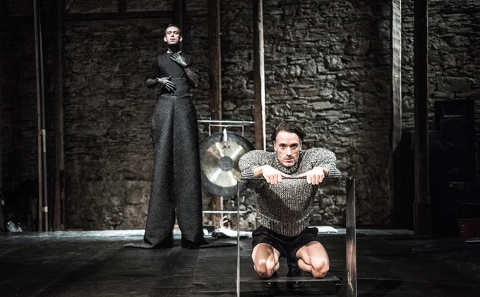 'Αιαυτός': Η νέα παράσταση του Χάρη Φραγκούλη σε κείμενο Δημήτρη Δημητριάδη