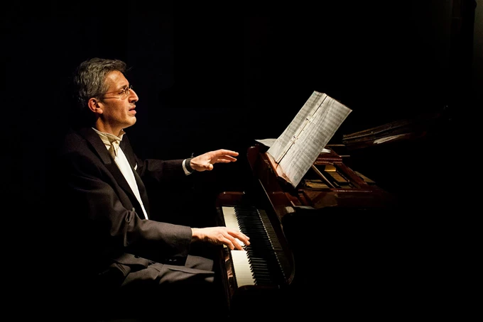 Γιώργος Πατεράκης