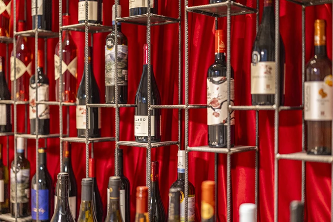 Το νέο μαγειρείο ΑTHeRee στη στοά Τοσίτσα 8