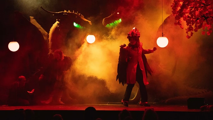 Η Σχολή Μαγείας και το Βασίλειο των Δράκων