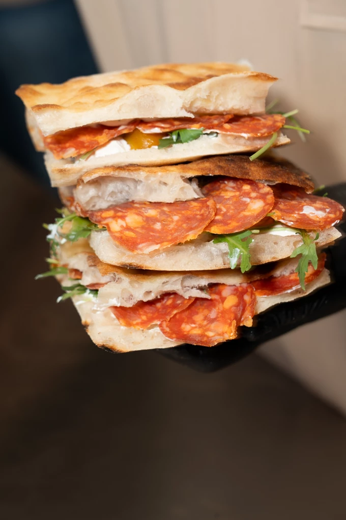 Το πίτσα-μπαρ PAF στην Πλατεία Βαρνάβα 10