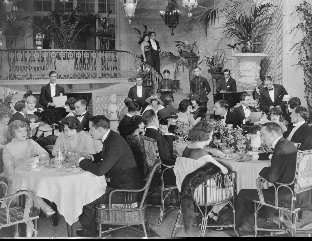 Τα κοσμικά εστιατόρια της Αθήνας. Πώς, πού, γιατί;