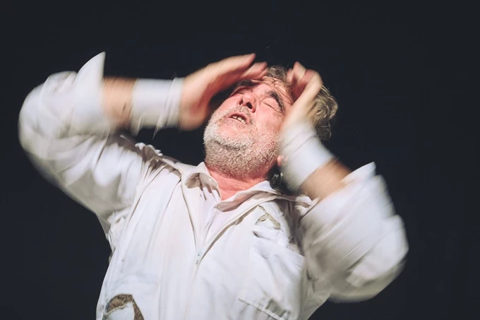 Sisyphus – flesh and earth