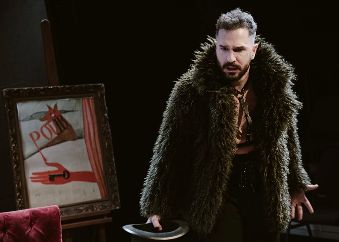 Το ξενοδοχείο - η νύχτα που πέφτει