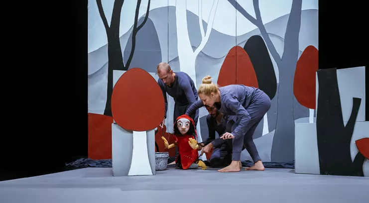 Η Κοκκινοσκουφίτσα στο δάσος των παραμυθιών