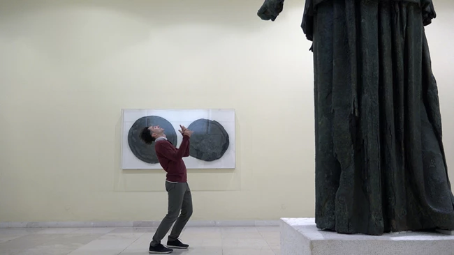 ντοκιμαντέρ Exergue - on documenta 14, Δημήτρης Αθυρίδης, Kostas Tsioukas performing έΑεCollective exhibition for a Single BodyέΑζ by Pierre Bal Blanc