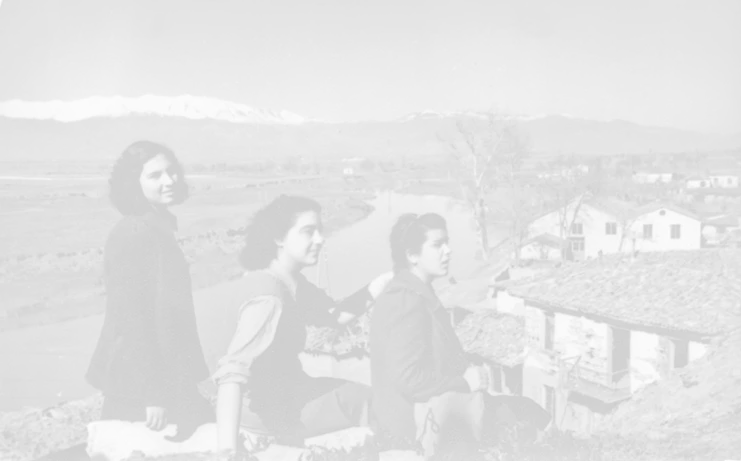 Η Άλκη Ζέη στον Πηνειό με τη Ντιριντάουα και την Παπαθανασίου, 1944