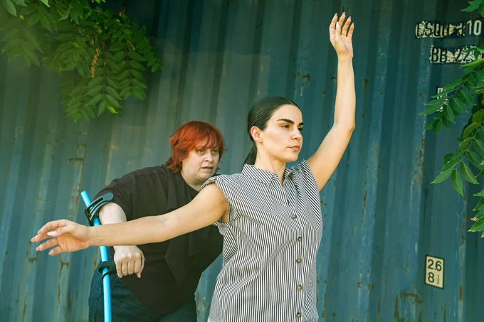 6ο Compartments Dance Project Τρένο στο Ρουφ Ασύγχρονες συχνότητες