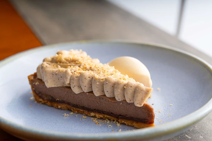 Το εστιατόριο Amphibian του Τάσου Μαντή στη Στέγη 6