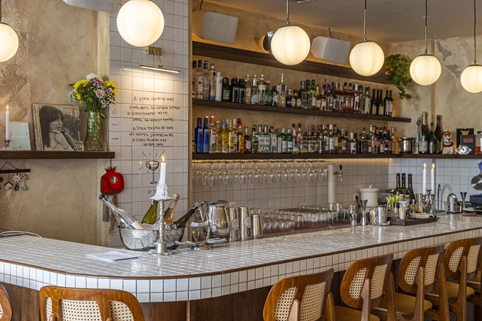 Το μπαρ Δι’ Ευχών στο Μετς