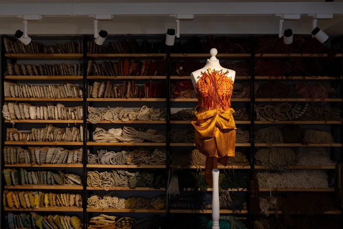 Νημάτων ένδυμα Denise Eleftheriou