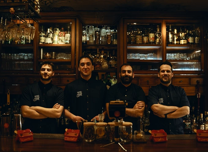 Το μπαρ Red Nose στον Βόλο 6