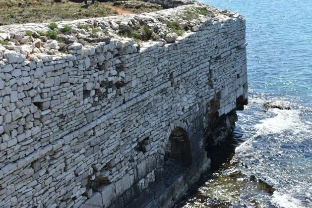 Κάστρο Παντοκράτορα