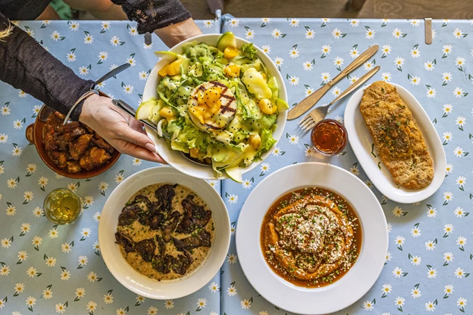 Το εστιατόριο Το Κοτέτσι στην Πεύκη 4