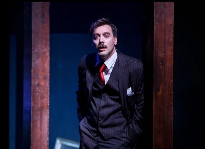 ΤΟ ΤΡΙΤΟ ΣΤΕΦΑΝΙ, σκηνοθ. Λιβαθινός