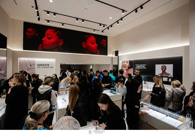 PANDORA ΣΤΗΝ ΕΡΜΟΥ