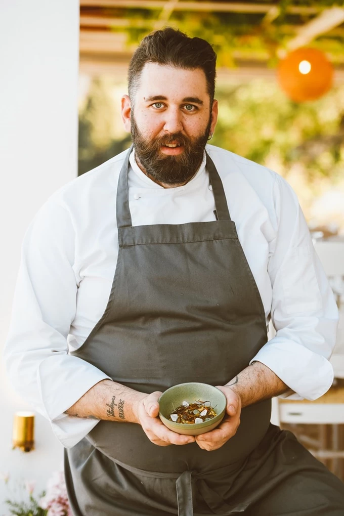 8 Hands Dinners με διαφορετική Surf & Turf ματιά στο Brutus Tavern 8