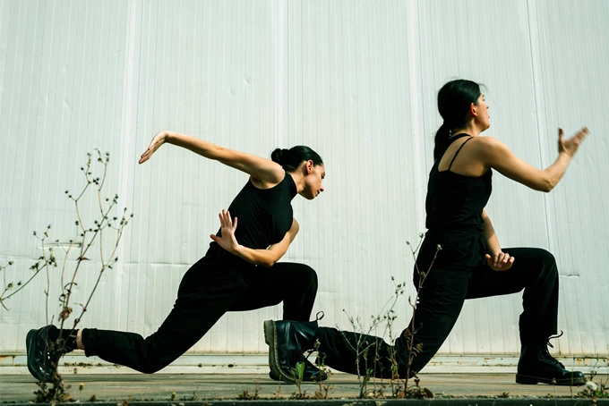 Threads what keeps us human 7ο Φεστιβάλ Σύγχρονου Χορού Compartments Dance Project