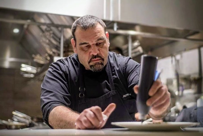 Θωμάς Μάτσας και Αριστοτέλης Ζέρβας μαγειρεύουν για τον ένα χρόνο της 'Strigglaς' 4