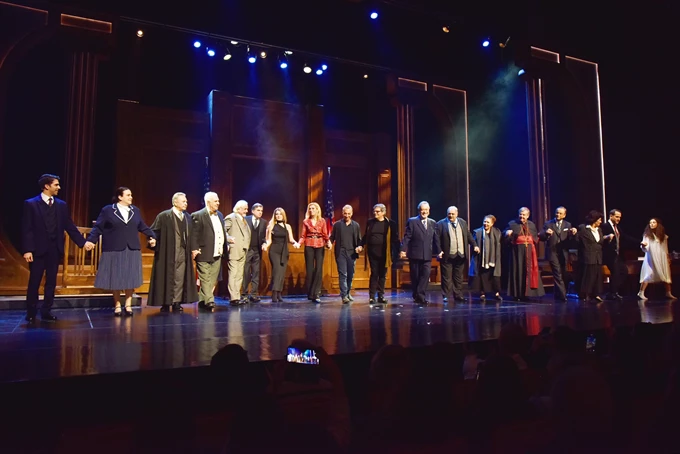 Υπόκλιση Ετυμηγορία