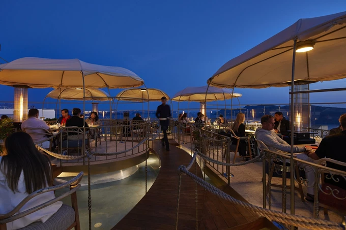 Εστιατόριο Naos στη Σαντορίνη