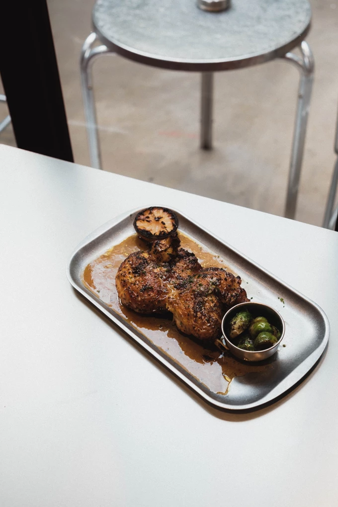 Το μπαρ εστιατόριο Βουλκανιζατέρ στο Κουκάκι 9