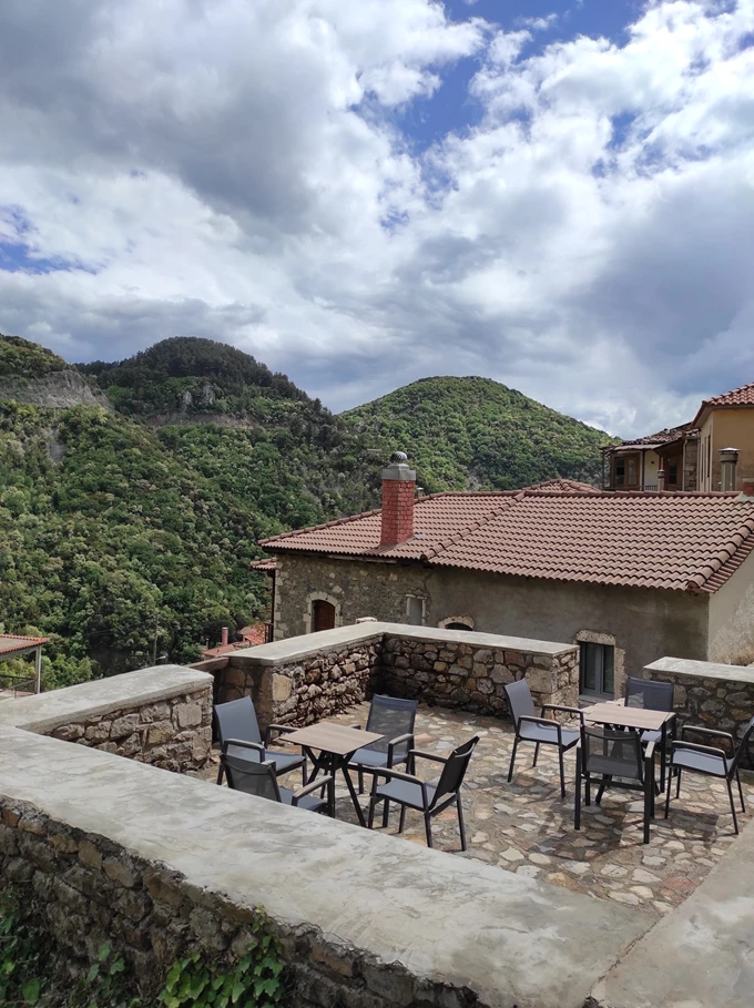 Γκιλέρι Ορεινή Αρκαδία Διακοπές Φθινόπωρο Λαγκάδια ξενώνας κατοικίες