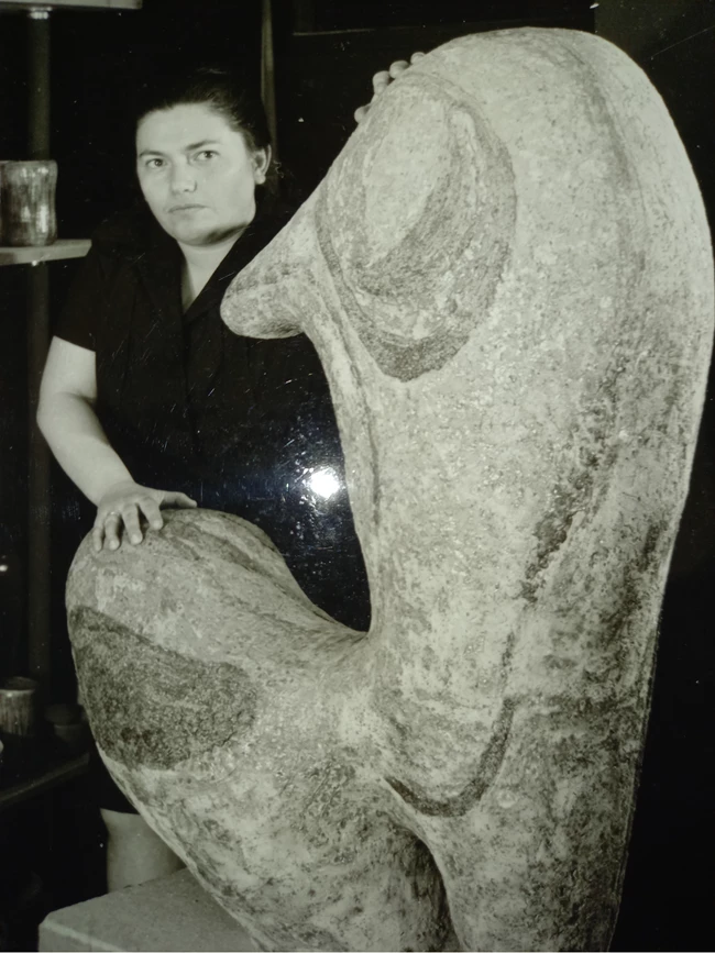 Μαίρη Χατζηνικολή