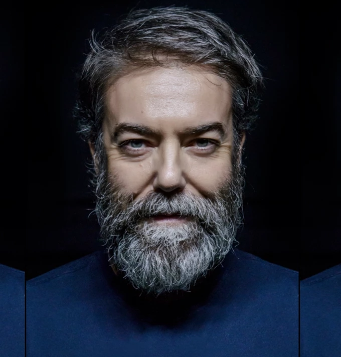 Γιάννης Καλαβριανός