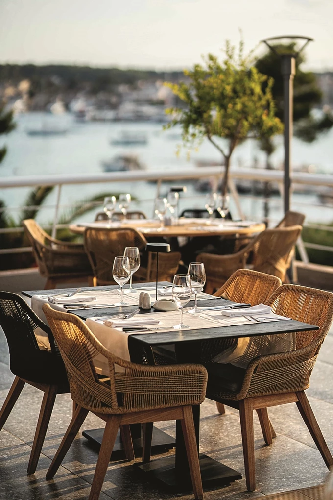 Riviera Πόρτο Χέλι