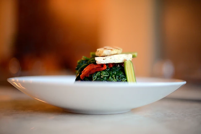 Σταμναγκάθι με ανθότυρο στο Χαρούπι