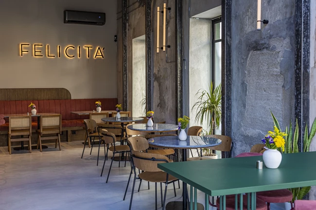 Felicita νέο μπαρ στο Ρουφ 54