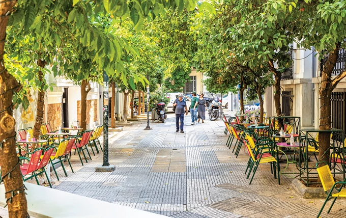 Ταράτσες, κήποι και αυλές στο κέντρο της Αθήνας για νόστιμο summer in the city - εικόνα 27