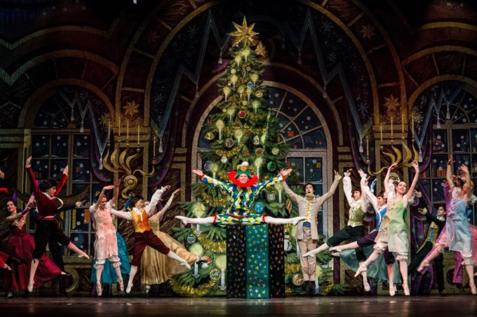 West Side Theater ΚΑΡΥΟΘΡΑΥΣΤΗΣ Grand Classical Ballet