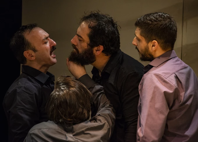 Καλά, εσύ σκοτώθηκες νωρίς