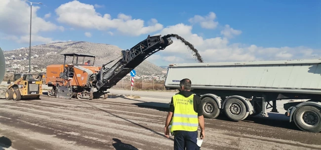 αποκατάσταση παράπλευρων οδικών δικτύων των Εθνικών Οδών και της Αθηνών – Σουνίου