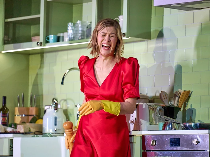 National Theatre Live Ρόζαμουντ Πάικ Inter Alia