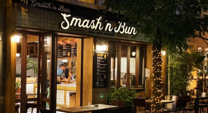 Smash’n Bun και Lohan X στήνουν το πιο ανατρεπτικό απογευματινό πάρτι της Αθήνας 2